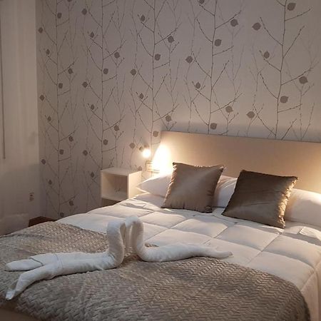Apartamentos Shalom Ribadeo Εξωτερικό φωτογραφία