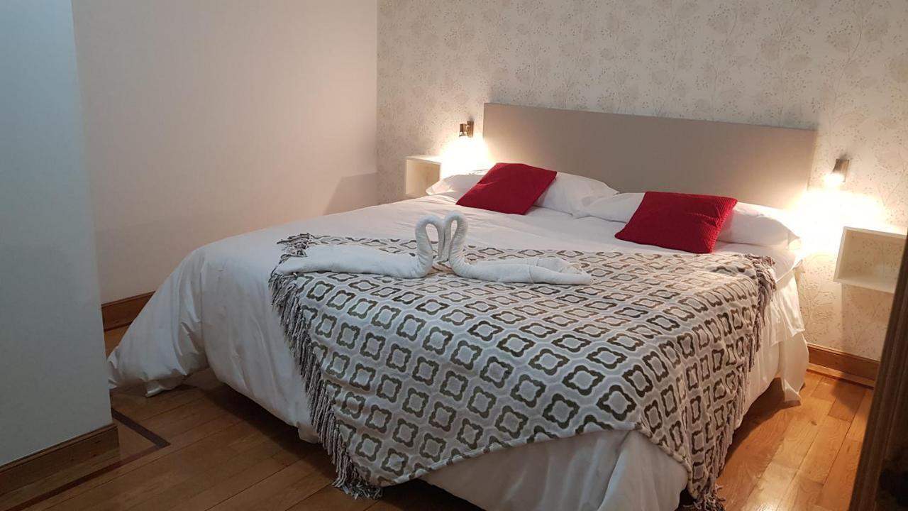Apartamentos Shalom Ribadeo Εξωτερικό φωτογραφία